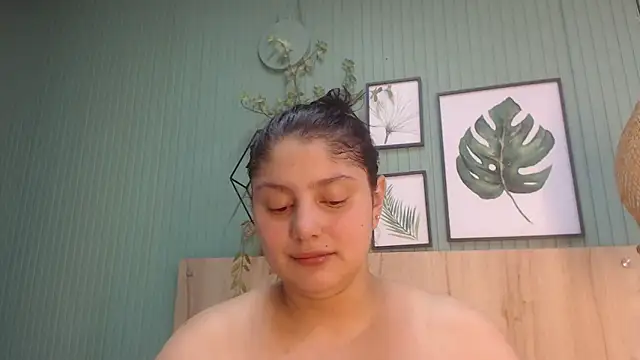 Snapshot of george_jonnes chatting on October 21, 10:19 am george jonnes online show from October 21, 10:19 am