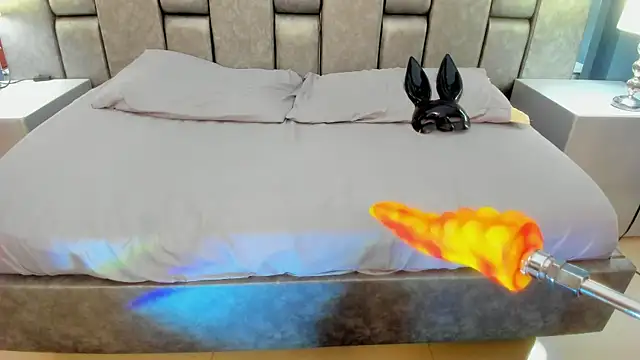 AniEvans  online show from February 16, 11:21 am