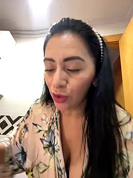 Snapshot of tamara_jay chatting on October 15, 9:34 am tamara jay online show from October 15, 9:34 am