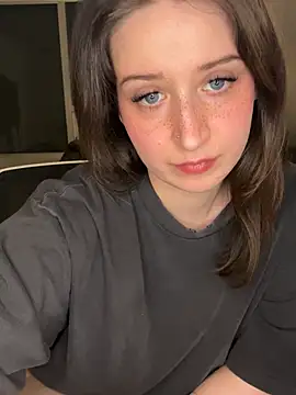 nerdynina online show from January 18, 1:35 am