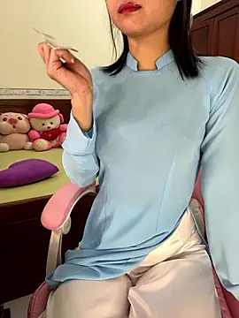    Erin    online show from April 14, 2:11 am