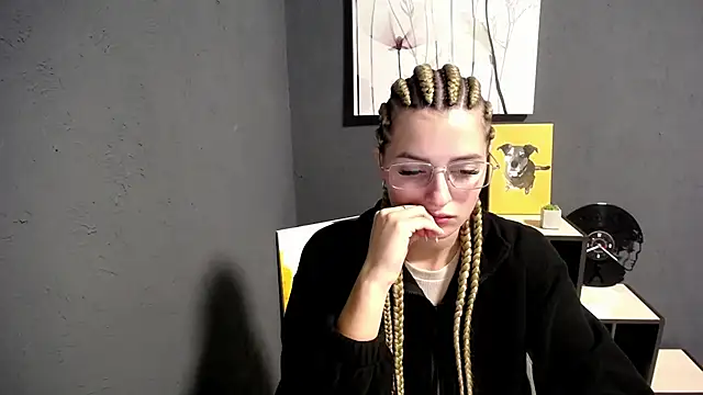 lady olivia  online show from October 13, 2:31 pm