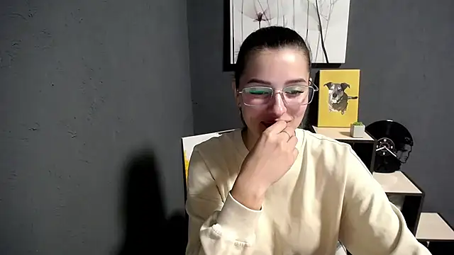 lady olivia  online show from September 26, 2:15 pm