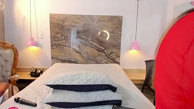 Snapshot of Alisson_zambrano chatting on October 25, 8:37 pm Alisson zambrano online show from October 25, 8:37 pm