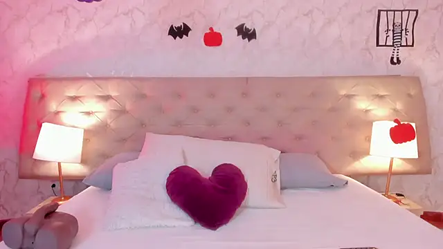 Snapshot of SofieReyes chatting on October 27, 1:39 pm SofieReyes online show from October 27, 1:39 pm