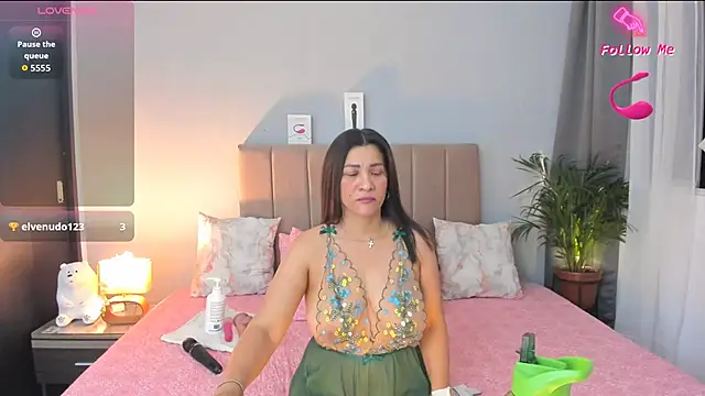 Snapshot of kataleyarios01 chatting on September 26, 11:56 pm kataleyarios01 online show from September 26, 11:56 pm