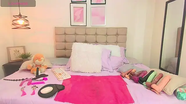 noa  01 online show from April 10, 1:50 pm