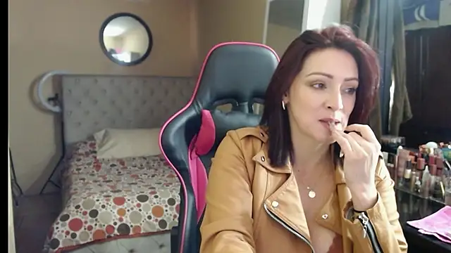 Snapshot of Carol_Scottt chatting on October 31, 5:39 pm Carol Scottt online show from October 31, 5:39 pm