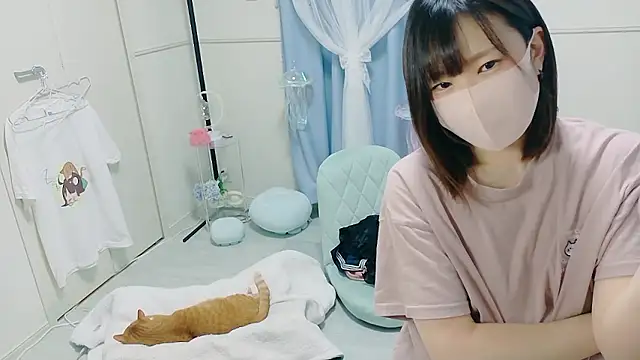 Snapshot of MEI--55 chatting on October 17, 9:12 am MEI--55 online show from October 17, 9:12 am