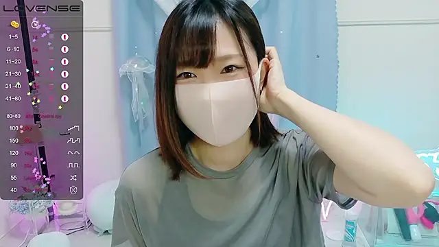 Snapshot of MEI--55 chatting on September 21, 1:04 am MEI--55 online show from September 21, 1:04 am