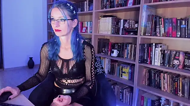 Snapshot of Queen_of_Hearts1 chatting on October 9, 9:19 pm Queen of Hearts1 online show from October 9, 9:19 pm