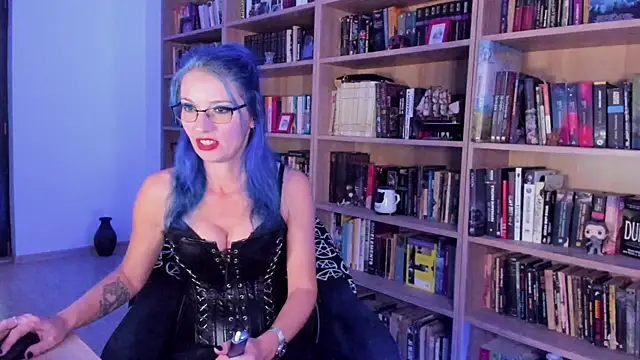 Snapshot of Queen_of_Hearts1 chatting on September 30, 8:46 pm Queen of Hearts1 online show from September 30, 8:46 pm