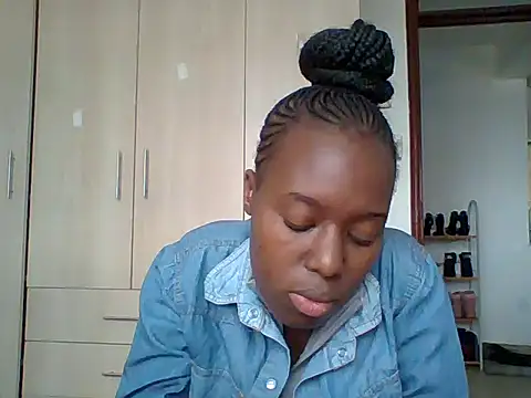 Snapshot of Oliviia_ chatting on October 11, 10:09 am Oliviia online show from October 11, 10:09 am