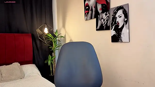 Snapshot of Megan_Do_Santos chatting on October 9, 8:46 pm Megan Do Santos online show from October 9, 8:46 pm