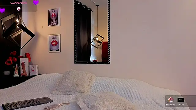 Snapshot of Megan_Do_Santos chatting on September 23, 8:18 pm Megan Do Santos online show from September 23, 8:18 pm