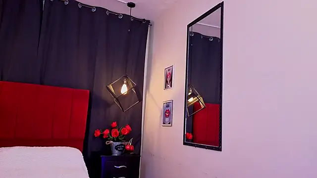 Snapshot of Megan_Do_Santos chatting on September 17, 9:13 pm Megan Do Santos online show from September 17, 9:13 pm