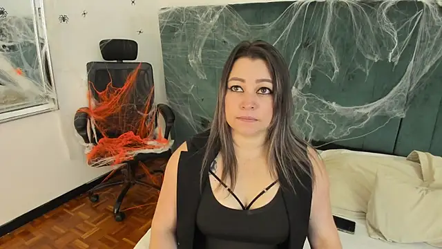 Snapshot of PandoraB_ chatting on October 21, 12:53 pm PandoraB online show from October 21, 12:53 pm