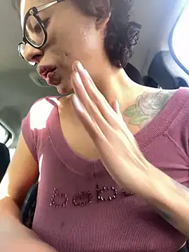 Snapshot of myloveforyouu chatting on October 4, 3:27 pm myloveforyouu online show from October 4, 3:27 pm