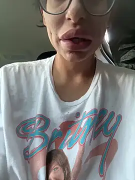 Snapshot of myloveforyouu chatting on September 24, 12:37 pm myloveforyouu online show from September 24, 12:37 pm