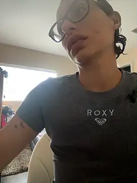 Snapshot of myloveforyouu chatting on October 6, 4:34 pm myloveforyouu online show from October 6, 4:34 pm