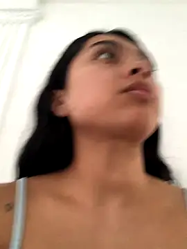 Snapshot of SweetLatiin_ chatting on October 15, 8:11 pm SweetLatiin online show from October 15, 8:11 pm