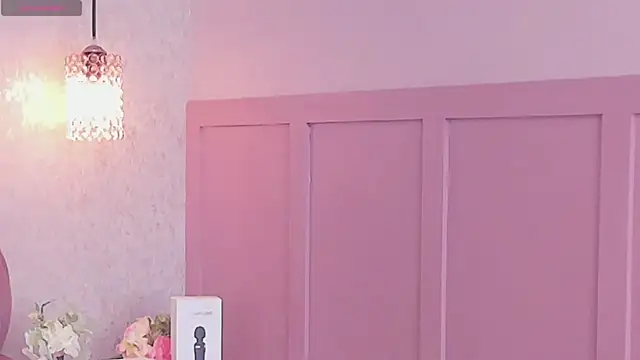 Snapshot of Salome_Diaz_ chatting on October 31, 4:14 am Salome Diaz online show from October 31, 4:14 am