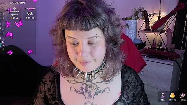 Snapshot of Sabrina_scarlett chatting on October 23, 5:13 am Sabrina scarlett online show from October 23, 5:13 am