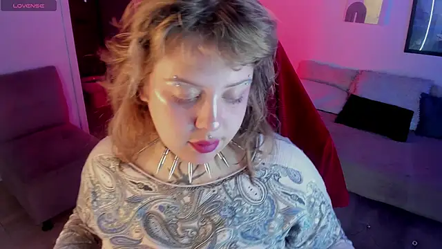 Snapshot of Sabrina_scarlett chatting on October 2, 5:34 am Sabrina scarlett online show from October 2, 5:34 am