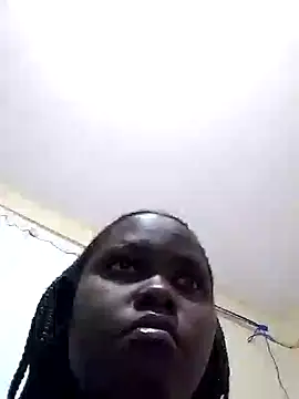 Snapshot of Sweetcecie01 chatting on October 13, 9:39 pm Sweetcecie01 online show from October 13, 9:39 pm