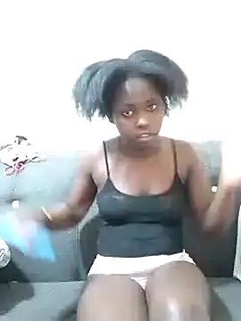 Snapshot of Sweetcecie01 chatting on September 8, 8:30 pm Sweetcecie01 online show from September 8, 8:30 pm