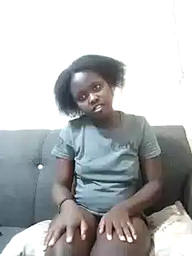 Snapshot of Sweetcecie01 chatting on September 15, 9:33 pm Sweetcecie01 online show from September 15, 9:33 pm