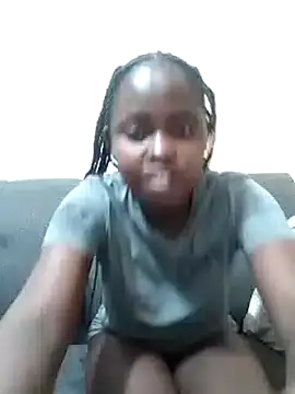 Snapshot of Sweetcecie01 chatting on October 23, 10:27 pm Sweetcecie01 online show from October 23, 10:27 pm