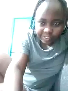 Snapshot of Sweetcecie01 chatting on October 25, 10:38 pm Sweetcecie01 online show from October 25, 10:38 pm