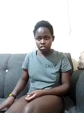 Snapshot of Sweetcecie01 chatting on September 16, 9:34 pm Sweetcecie01 online show from September 16, 9:34 pm