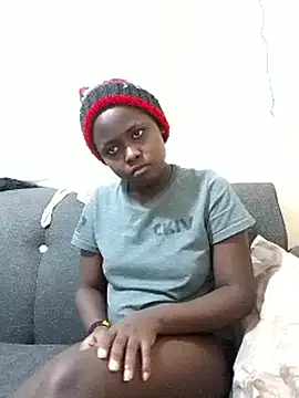 Snapshot of Sweetcecie01 chatting on September 12, 9:11 pm Sweetcecie01 online show from September 12, 9:11 pm