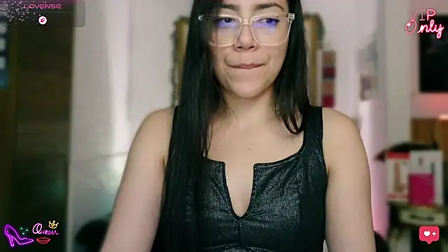 LauGrayJ online show from April 10, 11:33 pm