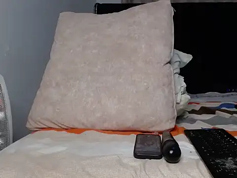 Snapshot of sexxyykittyy chatting on October 14, 5:32 am sexxyykittyy online show from October 14, 5:32 am