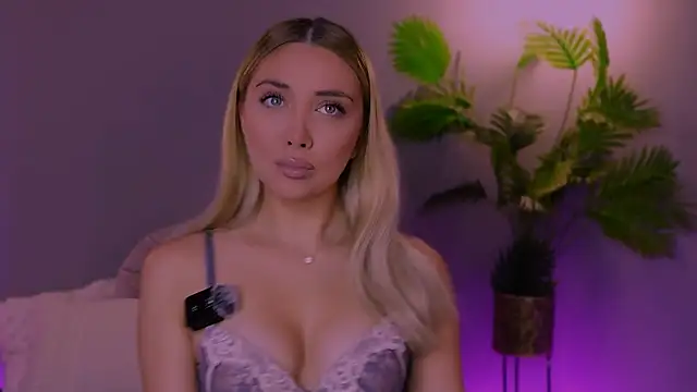 Jessielle online show from November 20, 8:37 am