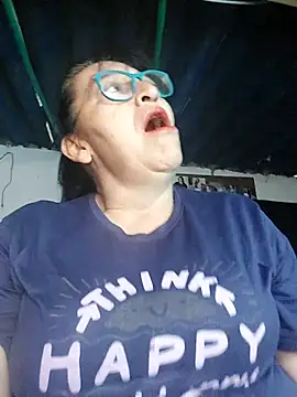 clarita 01 online show from February 19, 1:21 pm