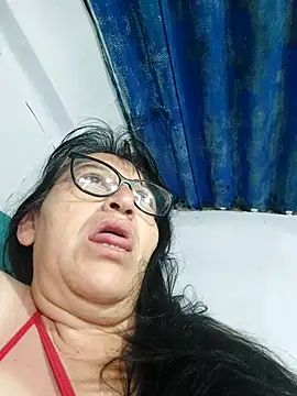 clarita 01 online show from December 5, 1:01 pm