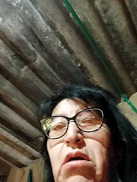 clarita 01 online show from October 6, 10:32 am