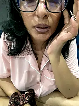 Snapshot of Indianbutter11 chatting on September 19, 8:19 pm Indianbutter11 online show from September 19, 8:19 pm