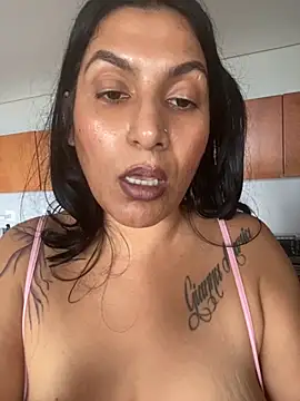 Snapshot of Indianbutter11 chatting on October 27, 10:00 am Indianbutter11 online show from October 27, 10:00 am