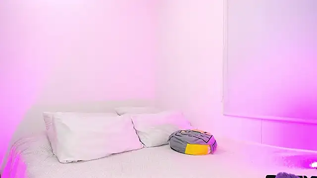 karly rioss online show from February 15, 3:09 am