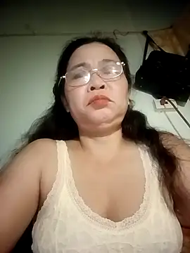 Sexy-asslove90 online show from October 31, 1:37 pm