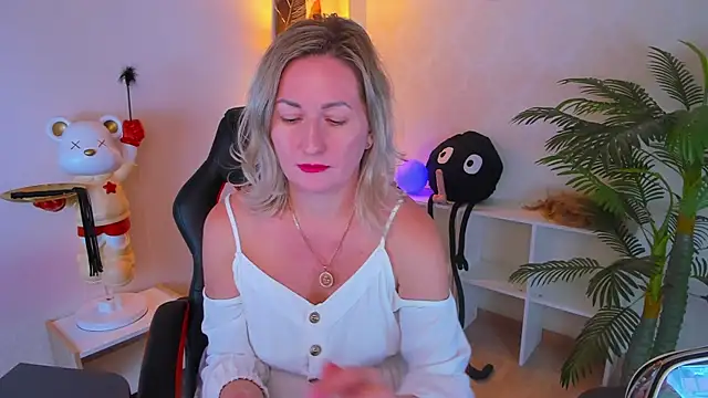 AriFleow online show from October 22, 12:32 pm