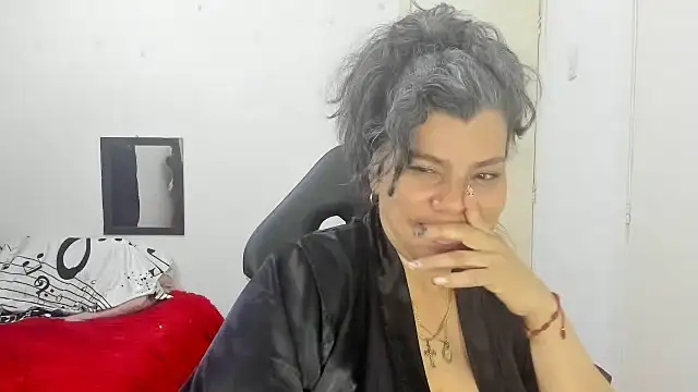 Snapshot of vikyadams chatting on September 30, 1:00 am vikyadams online show from September 30, 1:00 am