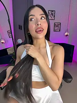 Luna  Ponce online show from April 18, 3:36 pm