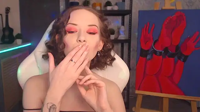 FascinatingEyess online show from November 9, 6:15 pm