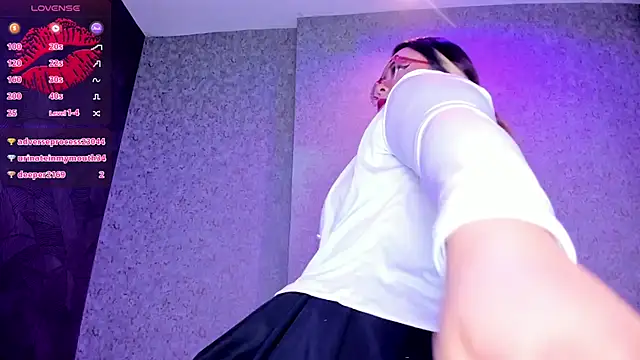 Snapshot of VanessaKalo chatting on October 29, 2:05 am VanessaKalo online show from October 29, 2:05 am